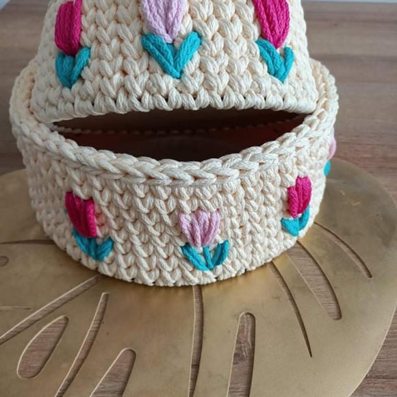 Handmade baskets - Picture 1 of 3